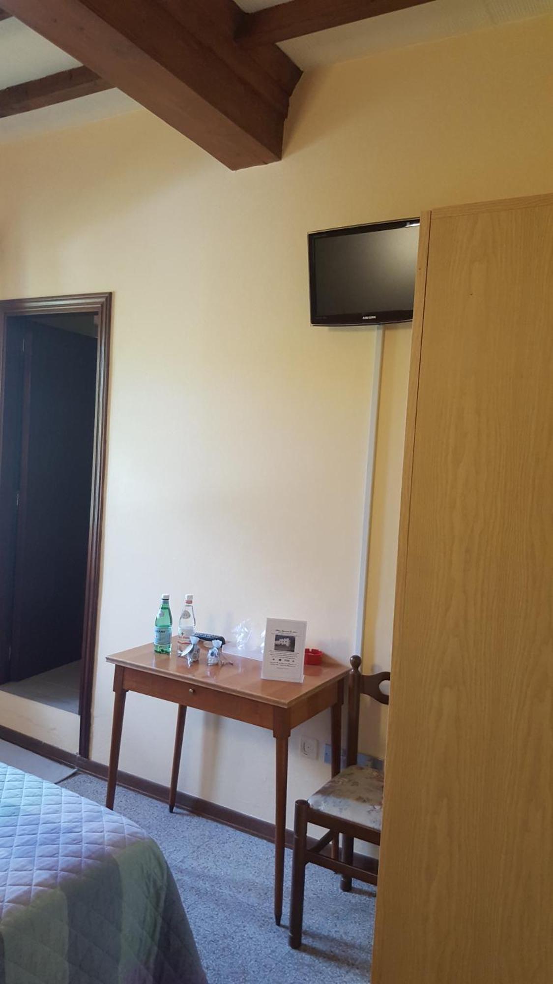 Albergo Ristorante Gualtieri Barberino di Mugello Rom bilde